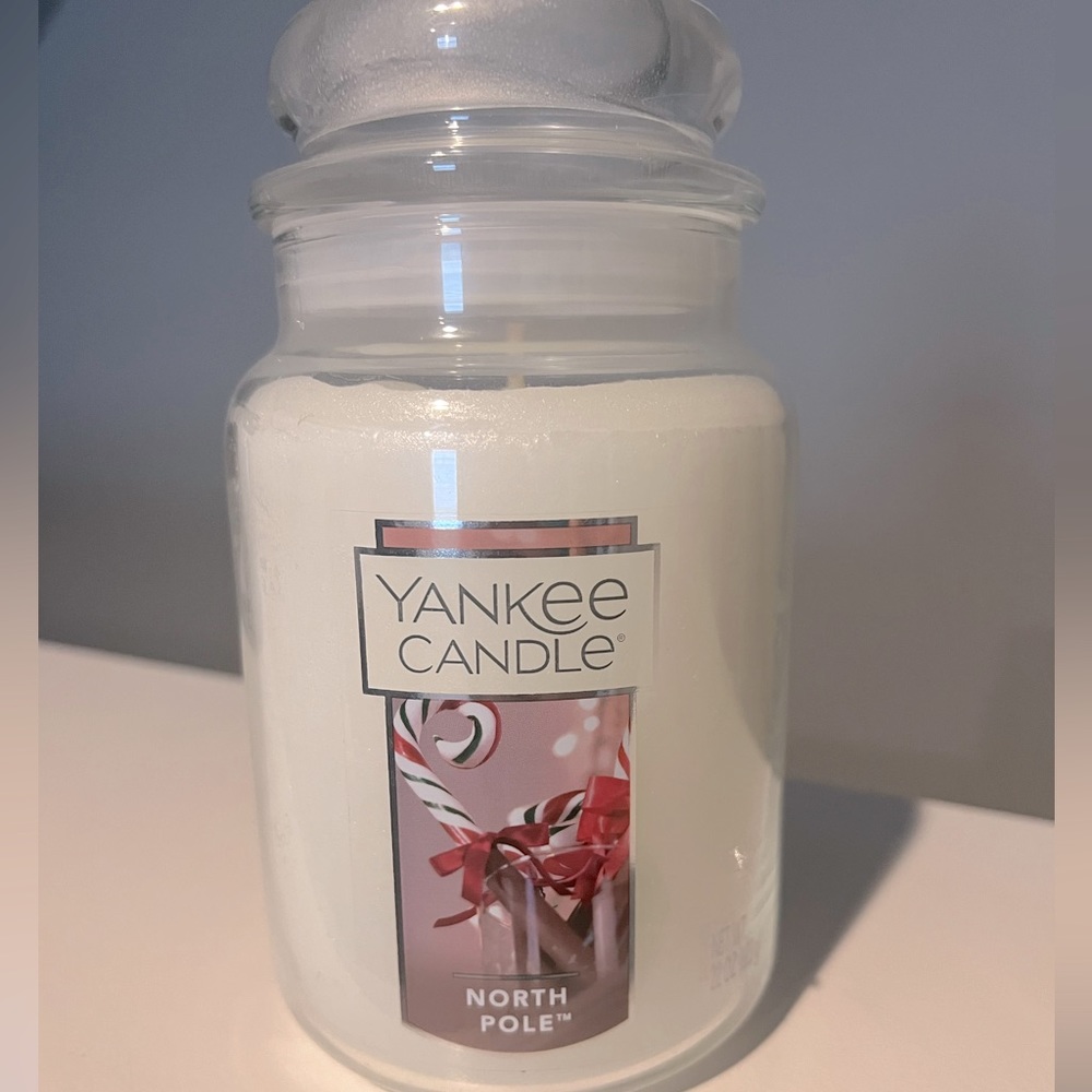 YANKEE CANDLE (22oz) NORTH POLE